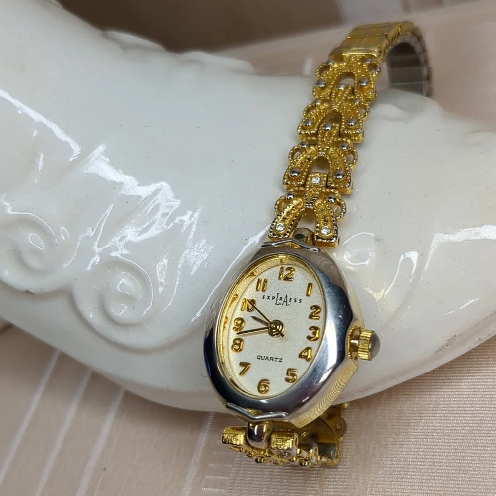 Vintage 80s LA Express Watch Gold Stretch Band Fashion Metal Bezel Quartz